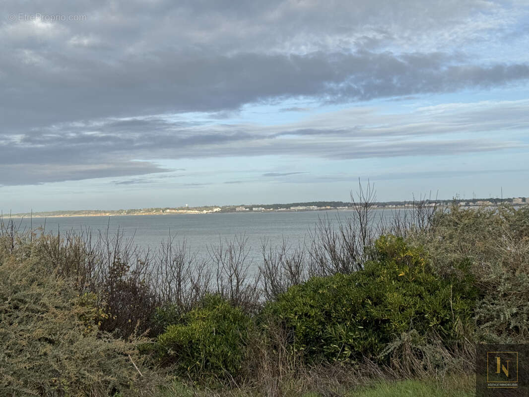 Terrain à LA PLAINE-SUR-MER