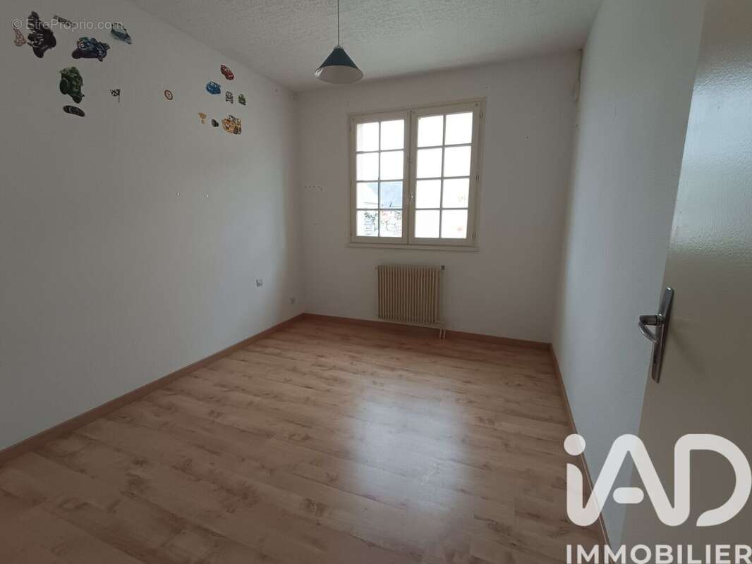 Maison 90 m² à Le Puy-Notre-Dame  - photo 8