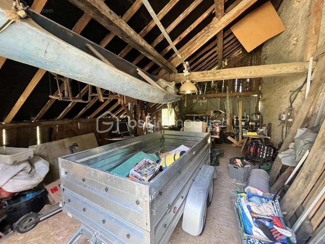 Ancienne ferme rénovée 4 chambres – Terrain 1 700 m² – Entrelacs - photo 18