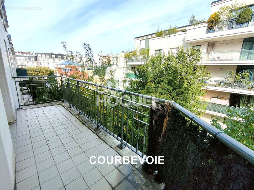 Appartement à LA GARENNE-COLOMBES