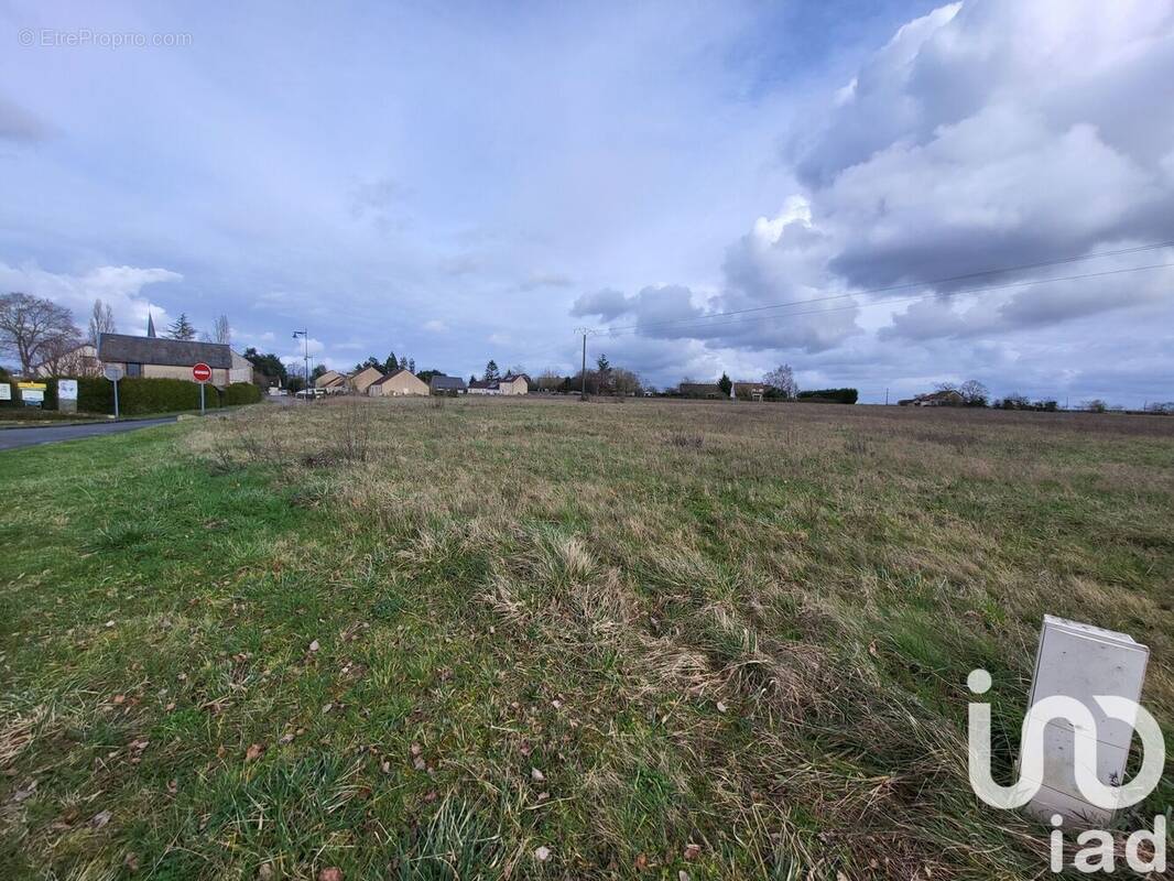 Photo 1 - Terrain à MONTCORBON