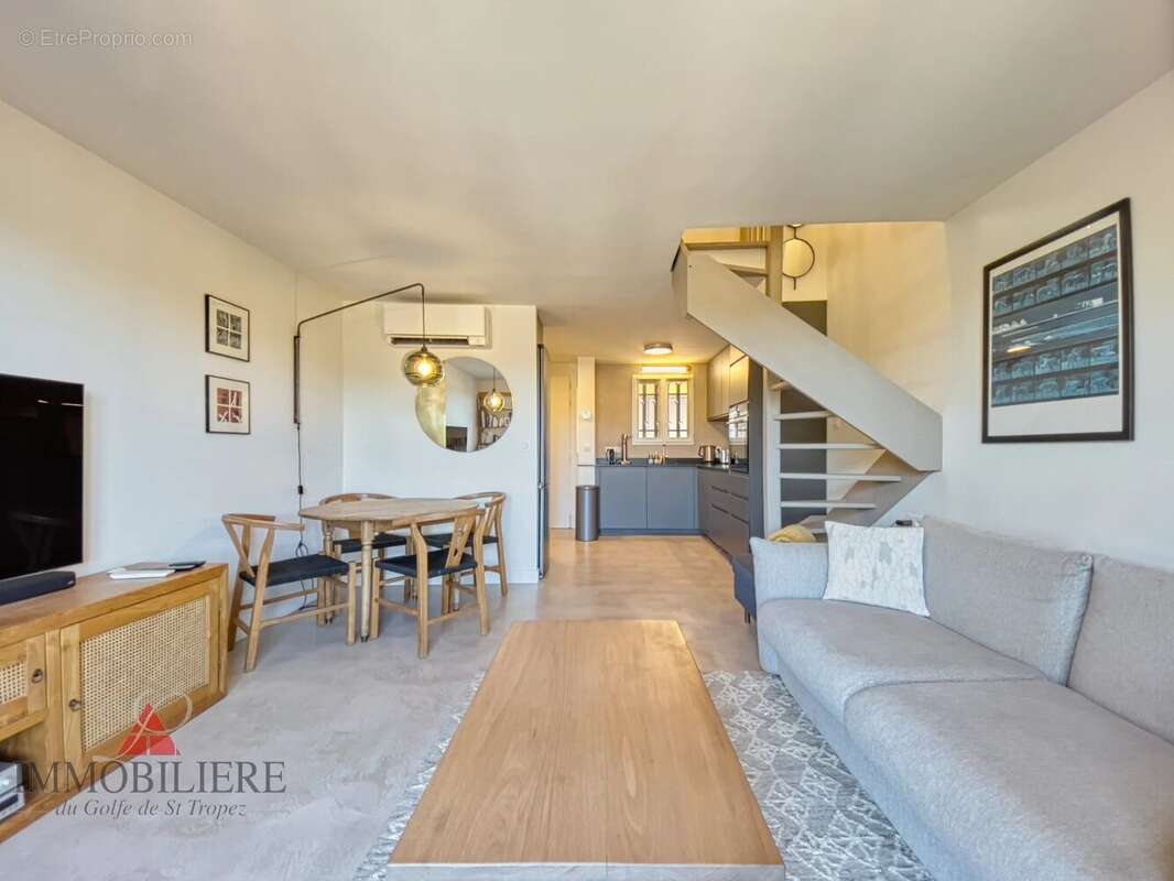 Appartement à COGOLIN