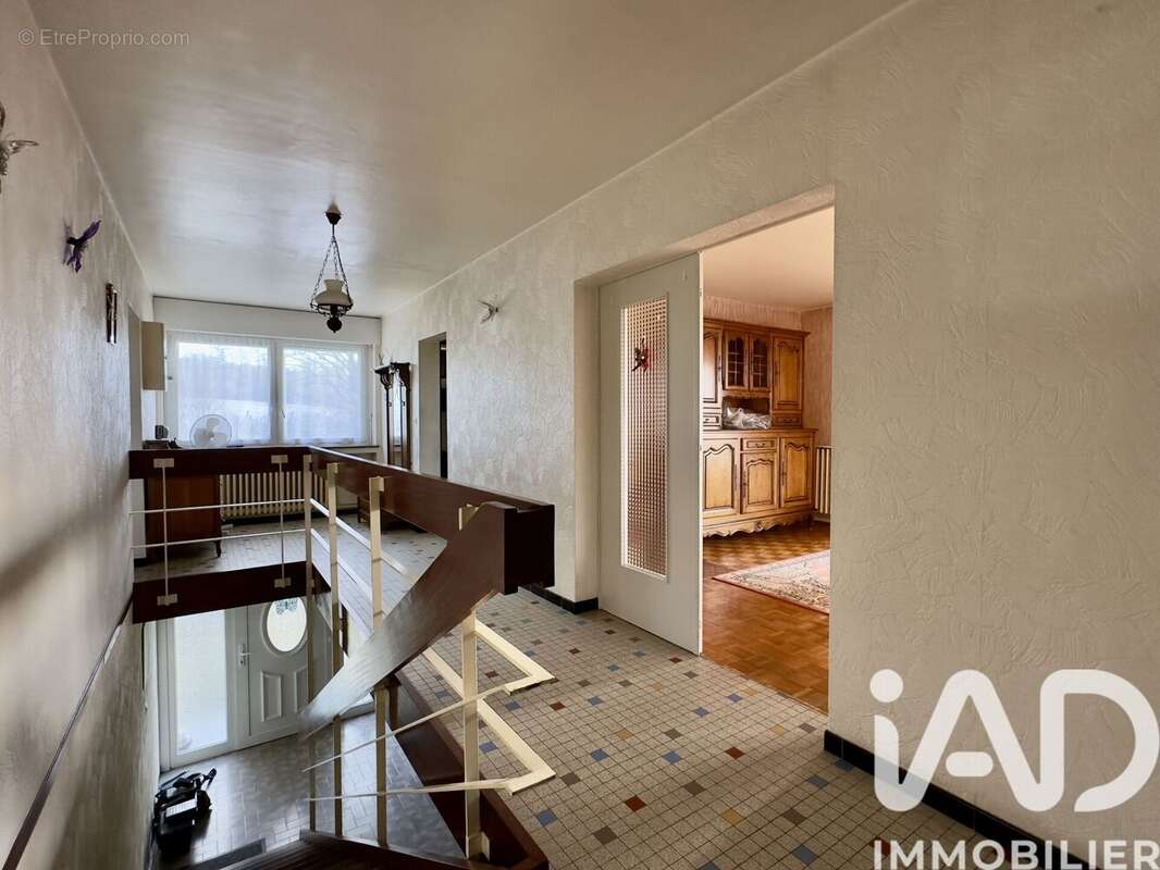 Maison 150 m² à Pouilly  - photo 4