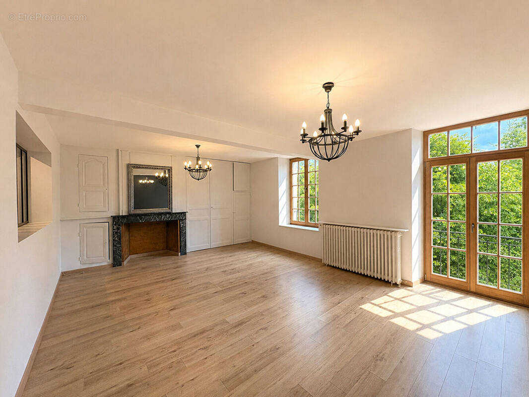 Appartement à CHARLEVILLE-MEZIERES
