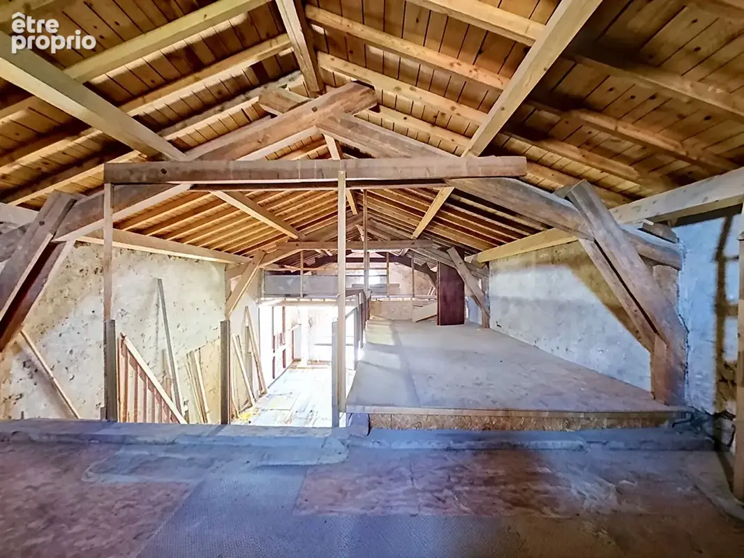 Maison familiale avec grange de 130 m², dépendances et terrain de 1 282 m² - photo 13