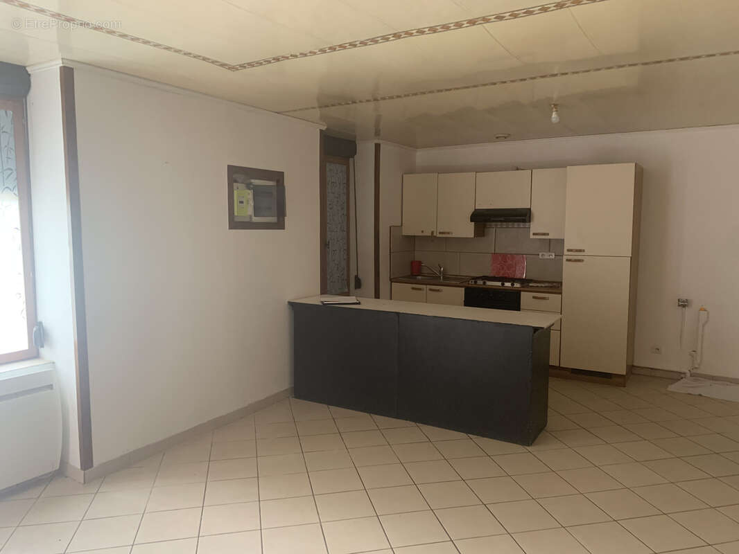 Maison appartement en triplex développant 91,58m2 de surface habitable. - photo 3