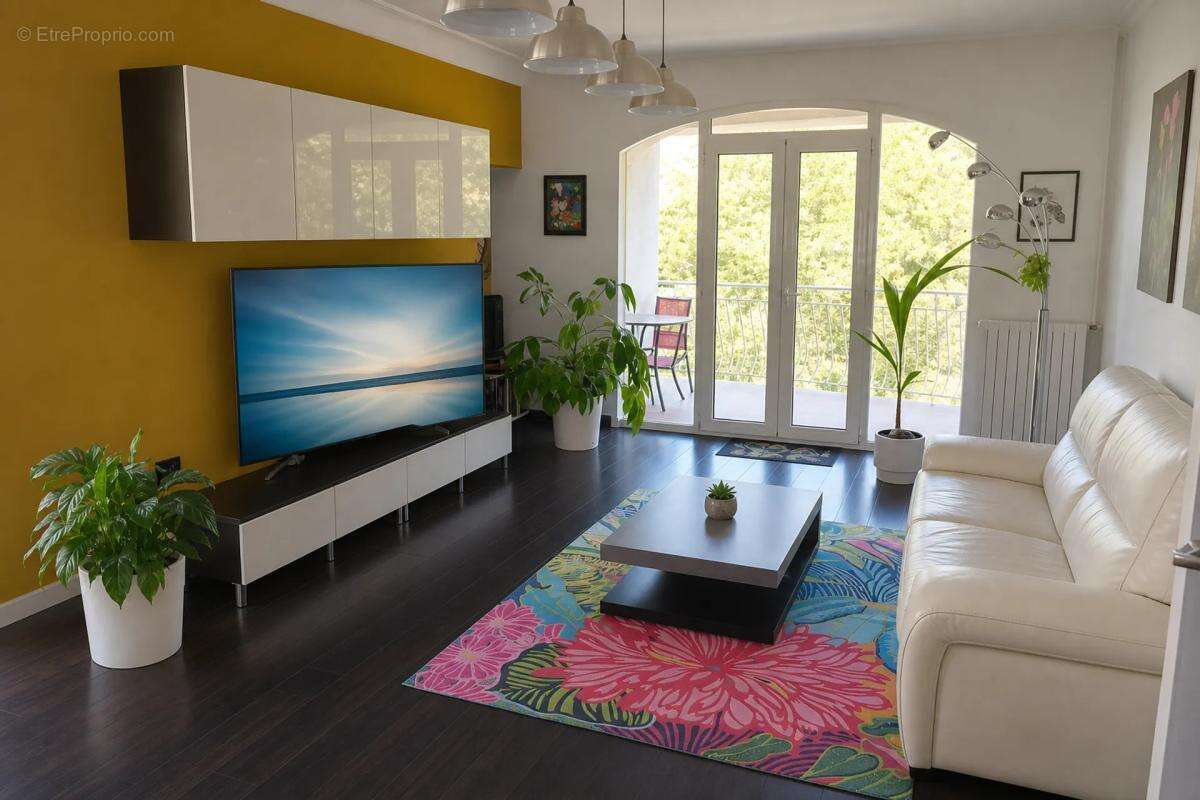 Élégante maison de plus de 200 m² à Axat rénovée avec extérieurs - photo 2