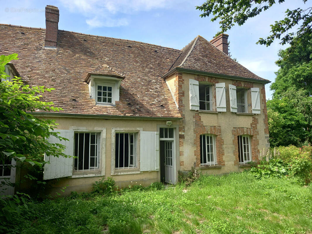 Maison à HOUDAN