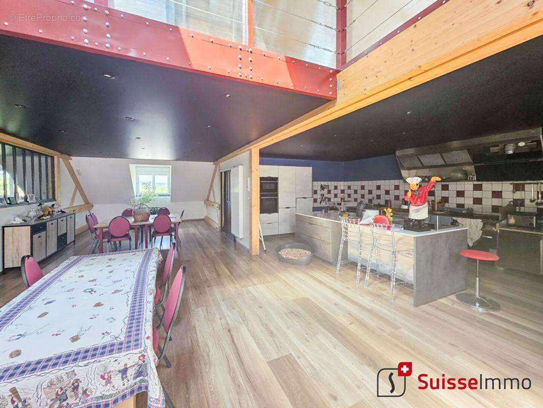 Maison à VALLEROIS-LE-BOIS