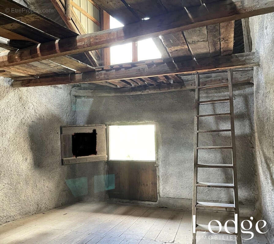 Maison 104 m² à Villar-Saint-Pancrace  - photo 3
