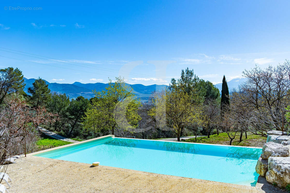 Maison à VAISON-LA-ROMAINE