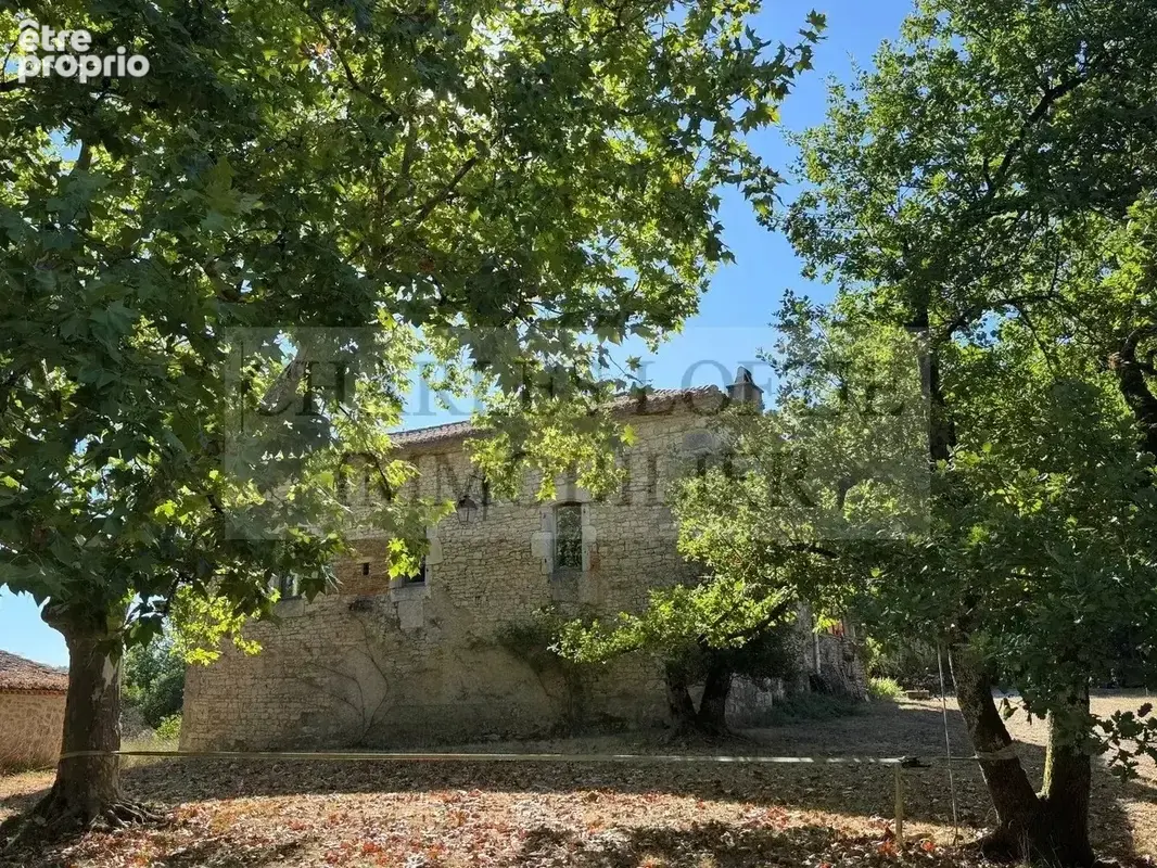 Ensemble immobilier en pierre avec 15 ha de terrain. - photo 17