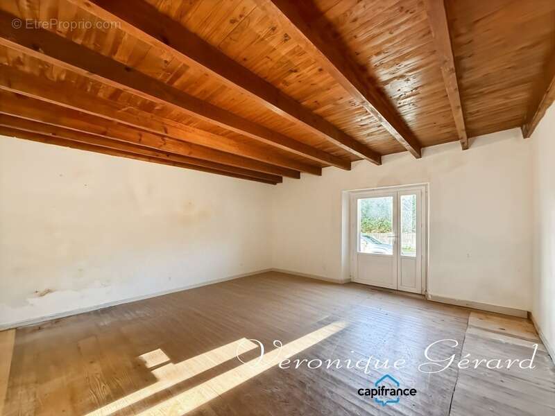 Maison en pierre de 150 M²  avec travaux à SAINT VIVIEN DE MONSEGUR - photo 11