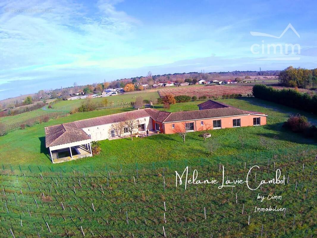 Maison à SAINT-CHRISTOLY-DE-BLAYE
