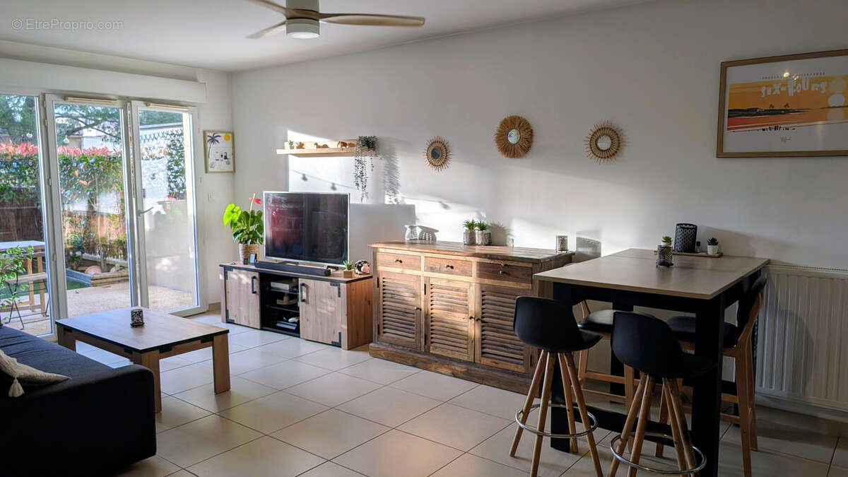 Appartement à SIX-FOURS-LES-PLAGES