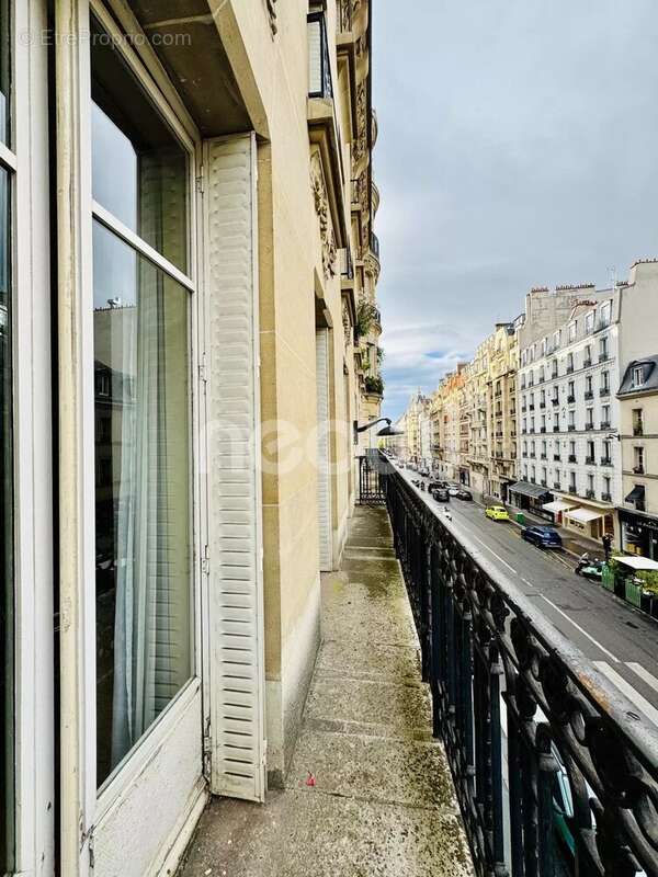 Appartement à PARIS-17E
