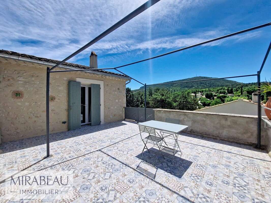 Maison à MIRABEAU