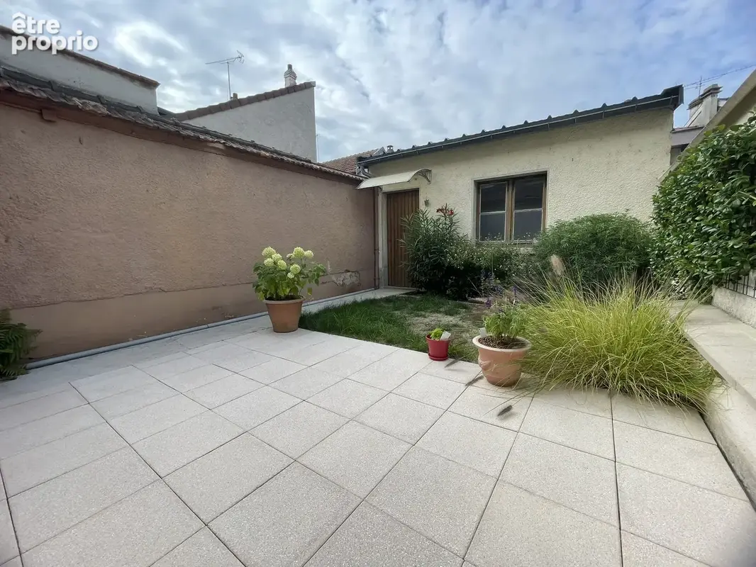 Maison, Secteur Robespierre, REIMS - photo 1