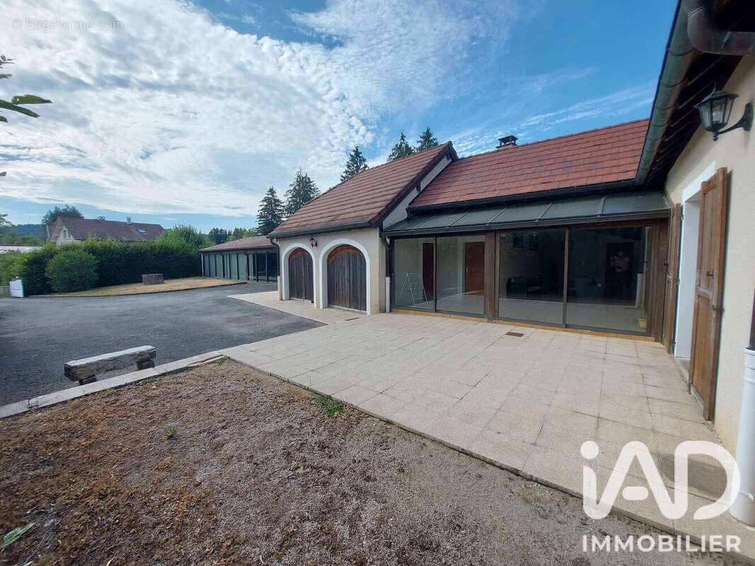 Maison 141 m² à Dompierre-Sur-Mont  - photo 6