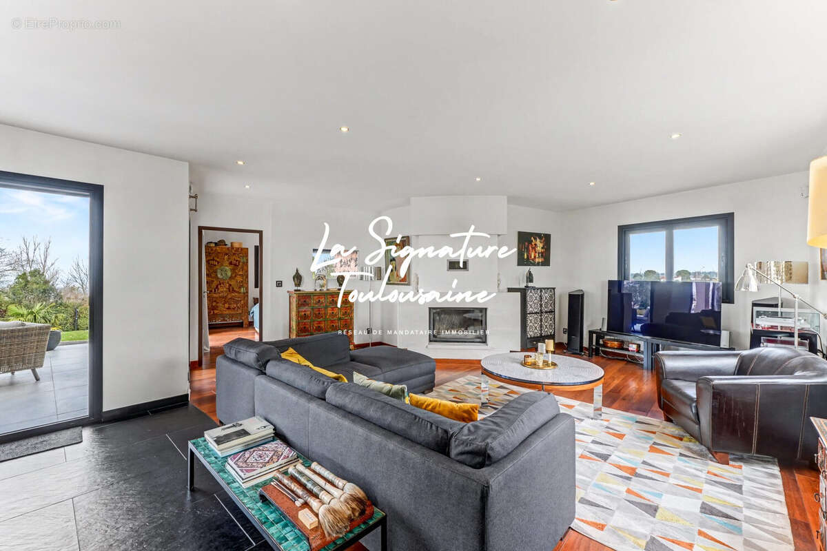 Maison à LACROIX-FALGARDE