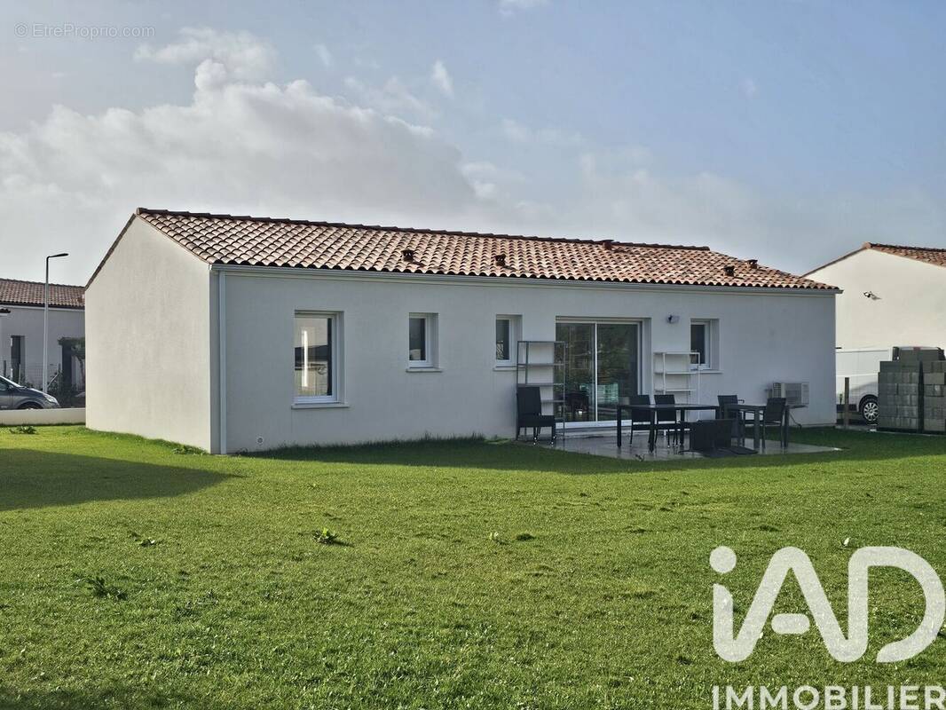 Photo 1 - Maison à LA CLISSE