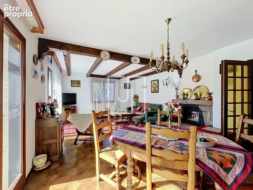 Maison familiale avec 2 appartements, garage double et terrain - Jausiers - photo 6