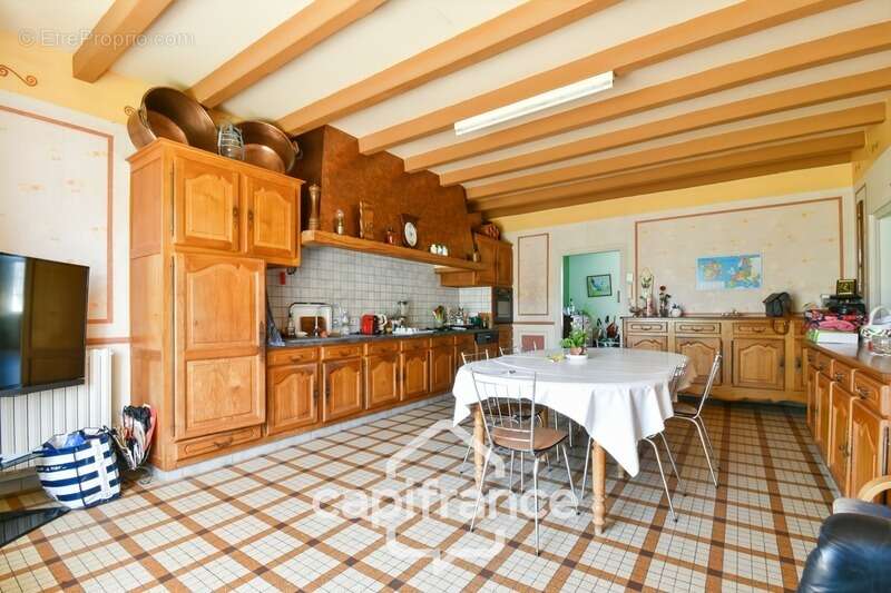 Propriété à vendre 14 pièces PAILLE (17) sur 4800m² de terrain avec nombreuses dépendances - photo 14