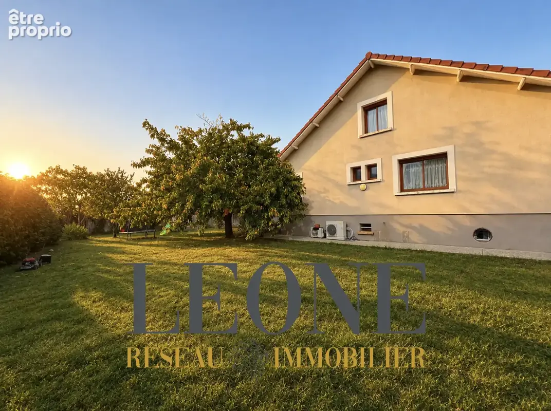 Maison familiale de 257 m2 habitables 278m2 au sol   Prestations haut de gamme et grand terrain - photo 1