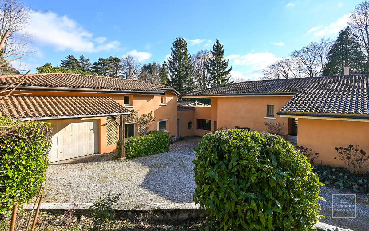 Maison à SAINT-CYR-AU-MONT-D'OR