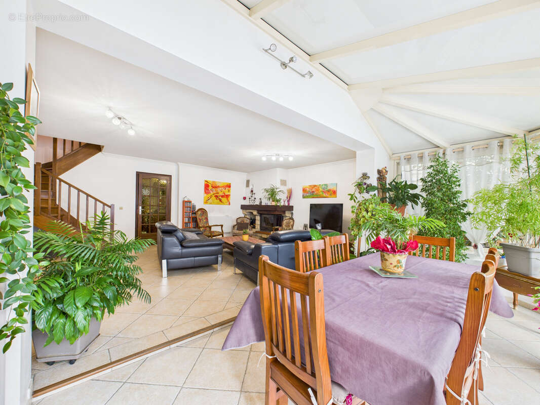 Maison à SARTROUVILLE