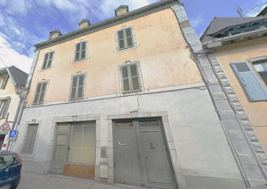 FACADE IMMEUBLE - Maison à OLORON-SAINTE-MARIE