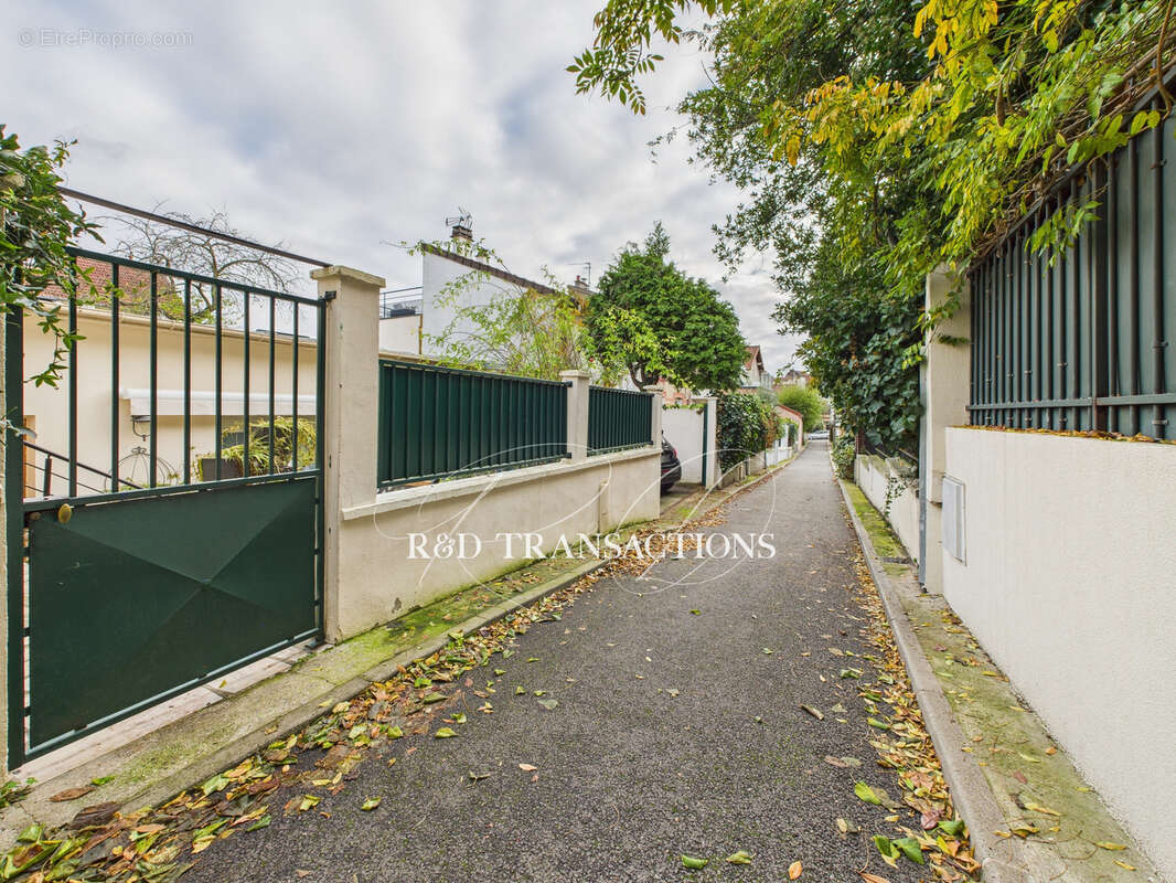 Maison à SURESNES