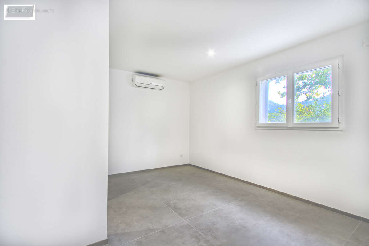 Maison à LA VALETTE-DU-VAR