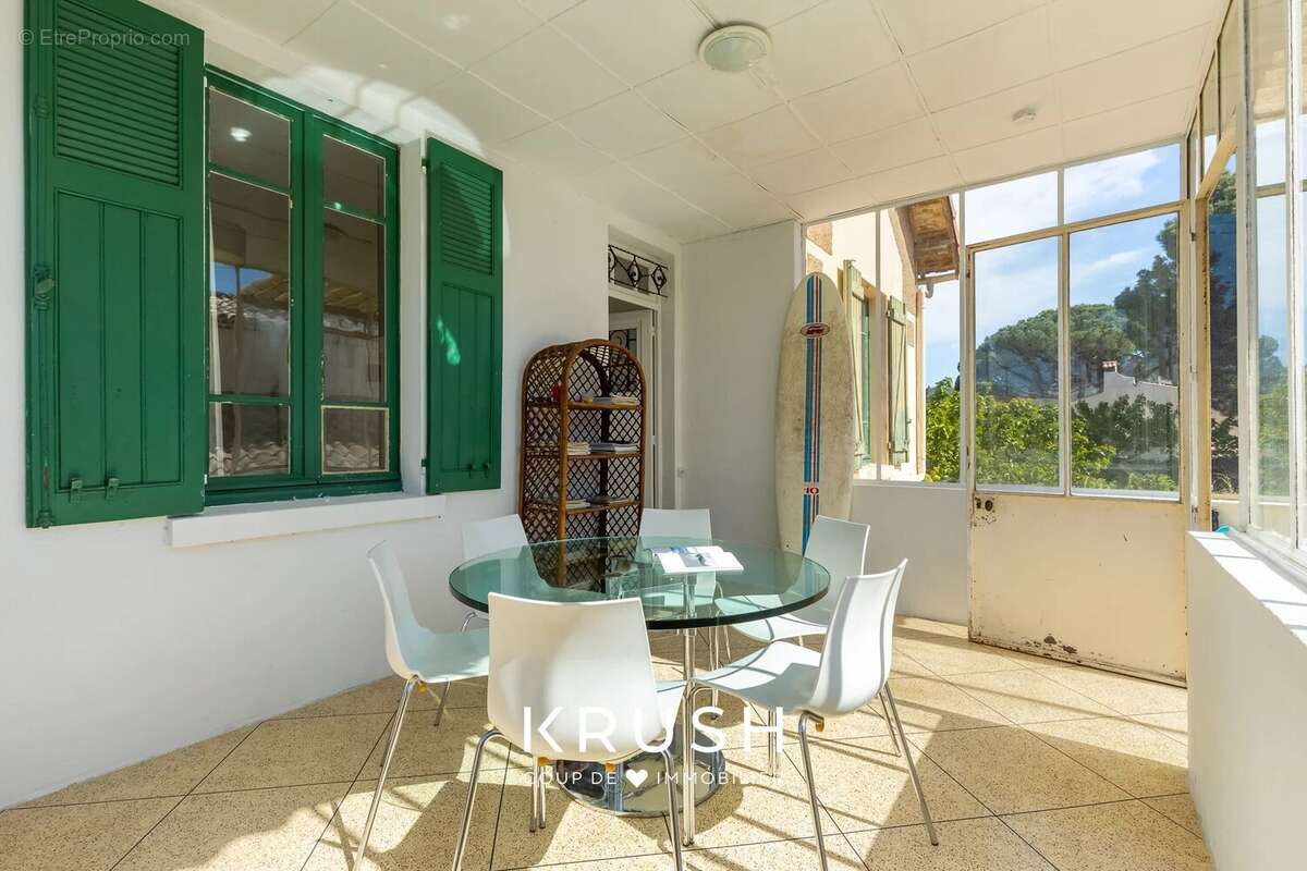 Appartement à SAINT-CYR-SUR-MER