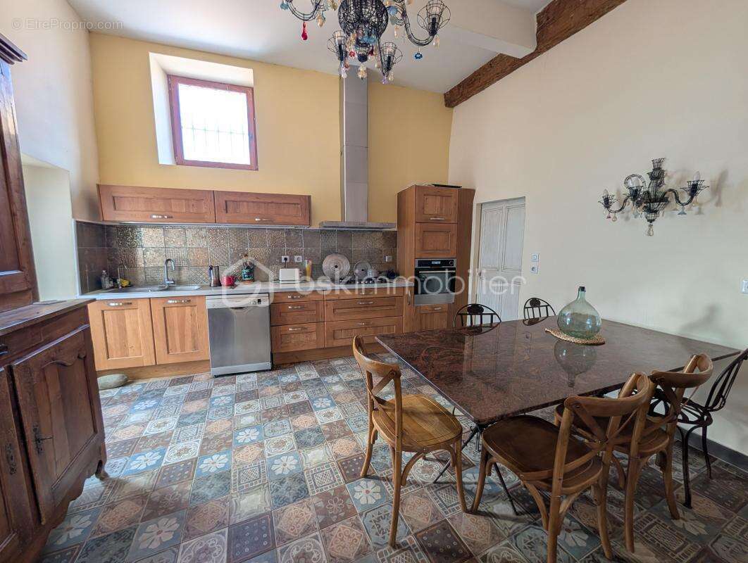 Propriété de prestige de 406 m² avec voûtes d'exception, cour et terrasses - photo 4