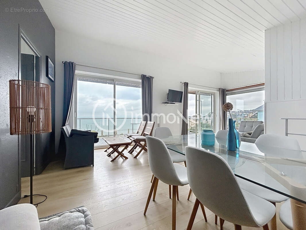 Maison à DONVILLE-LES-BAINS