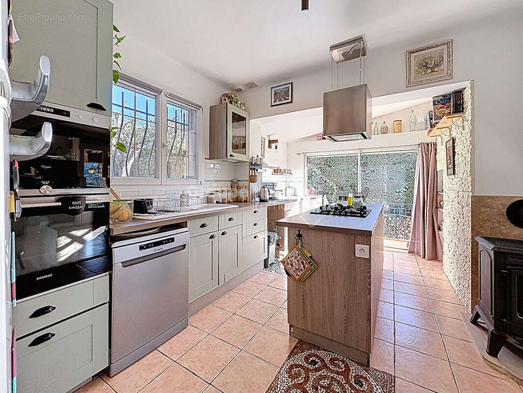 Maison à BAGNOLS-EN-FORET