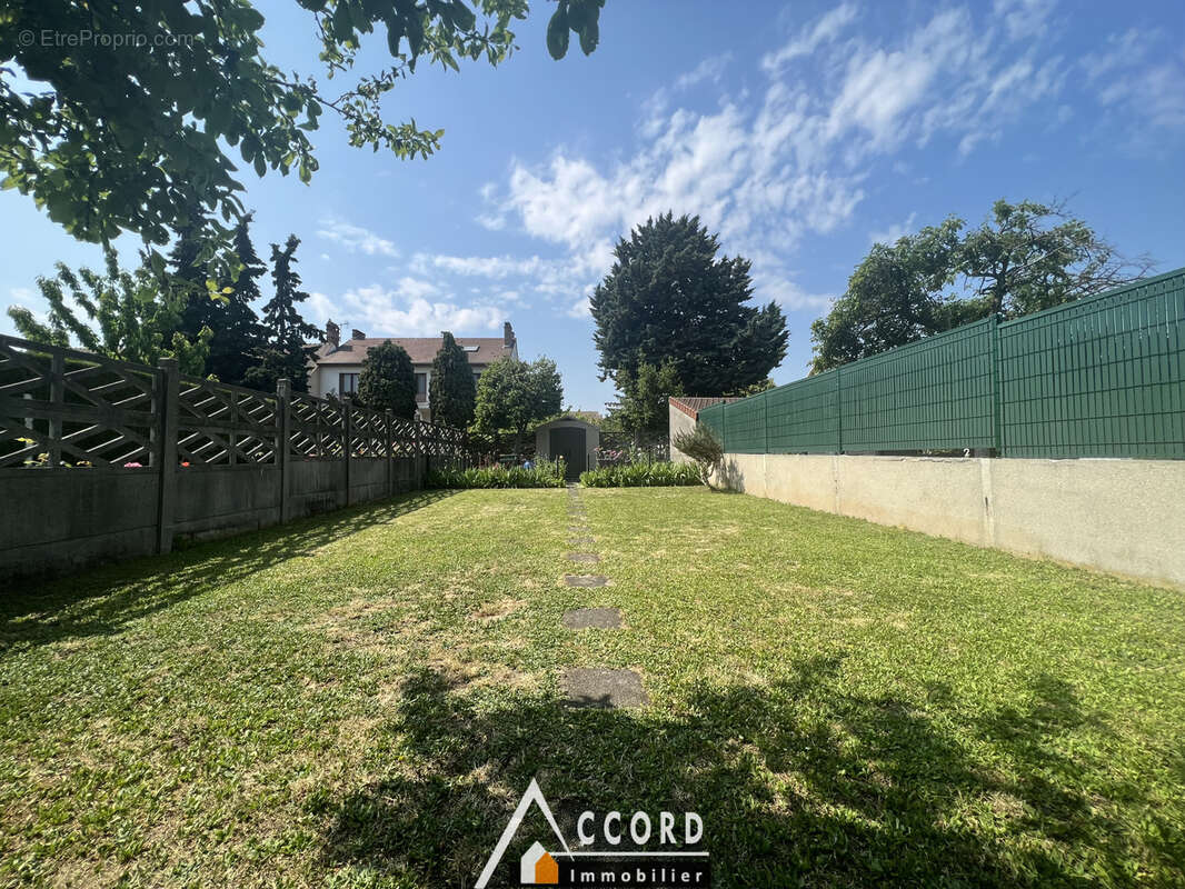 Maison à SARTROUVILLE