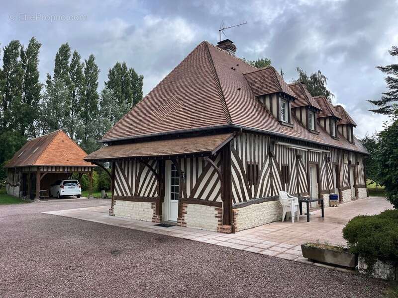Maison à FAUGUERNON