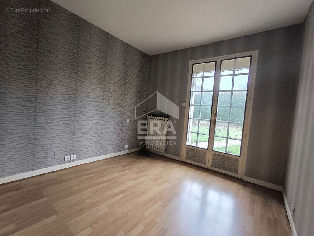 Maison à ANIZY-LE-CHATEAU