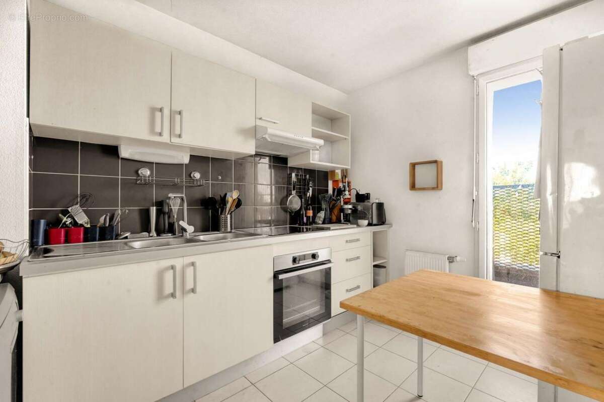 Appartement à BEAUZELLE