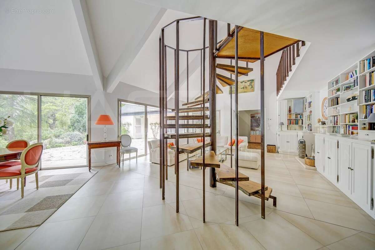 Maison à CRESPIERES