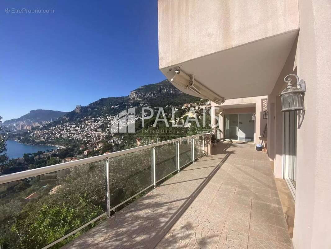 Appartement à ROQUEBRUNE-CAP-MARTIN