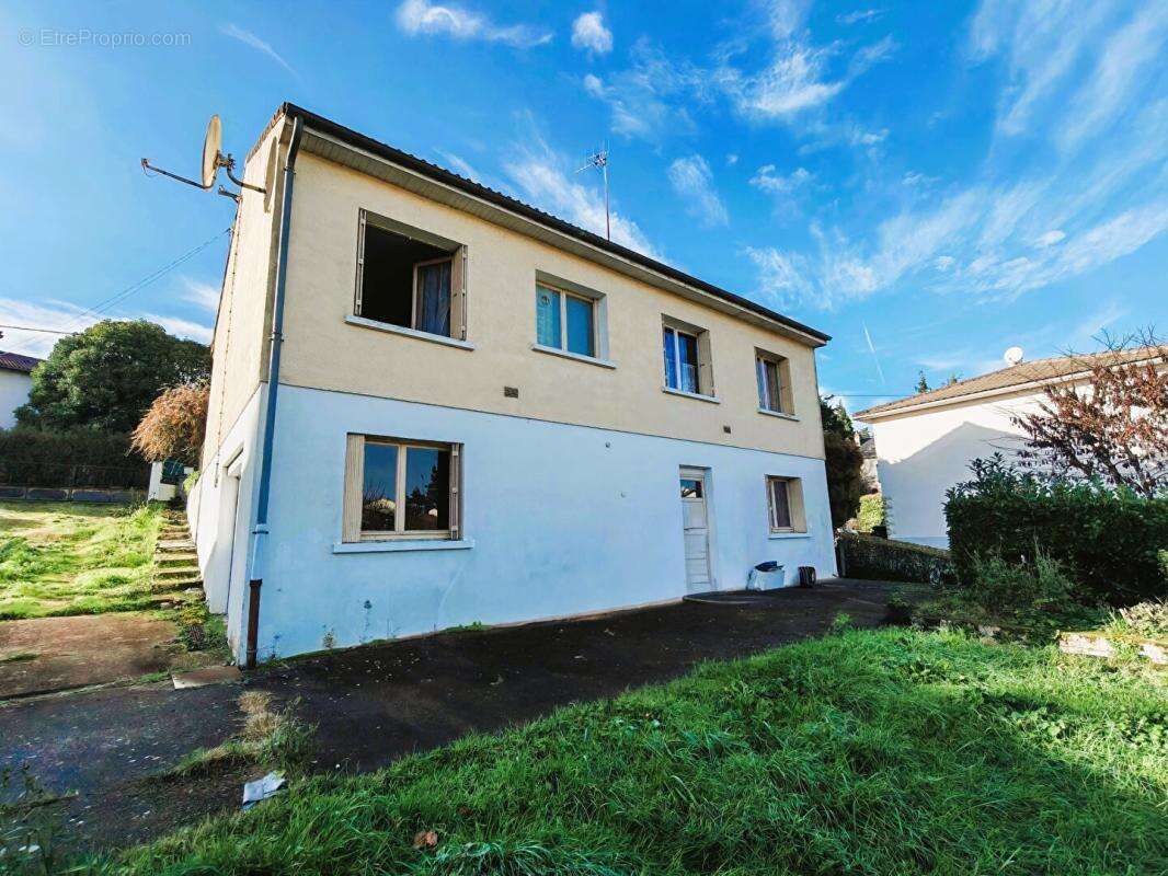 Maison à ITEUIL