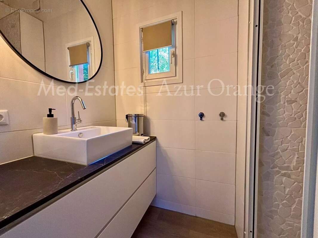 Appartement à GRIMAUD