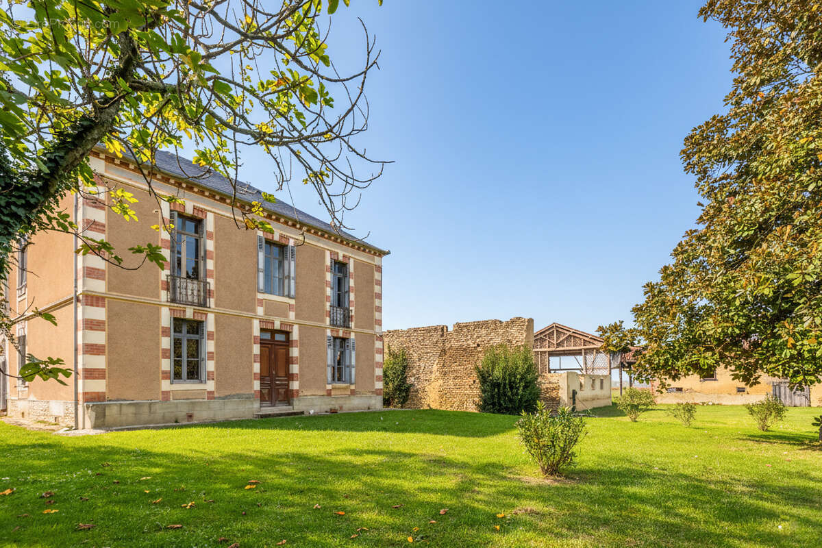 Maison à CASTELNAU-MAGNOAC
