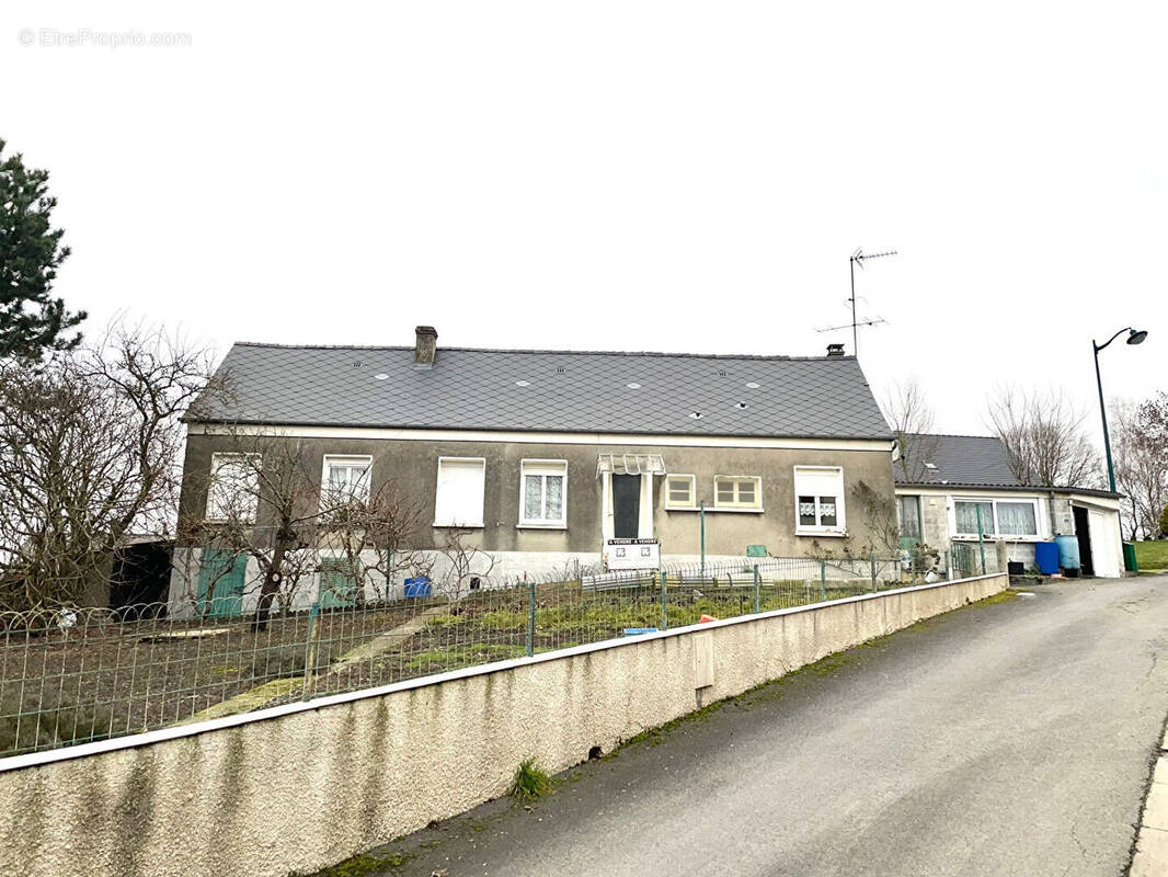 Maison à VENEROLLES