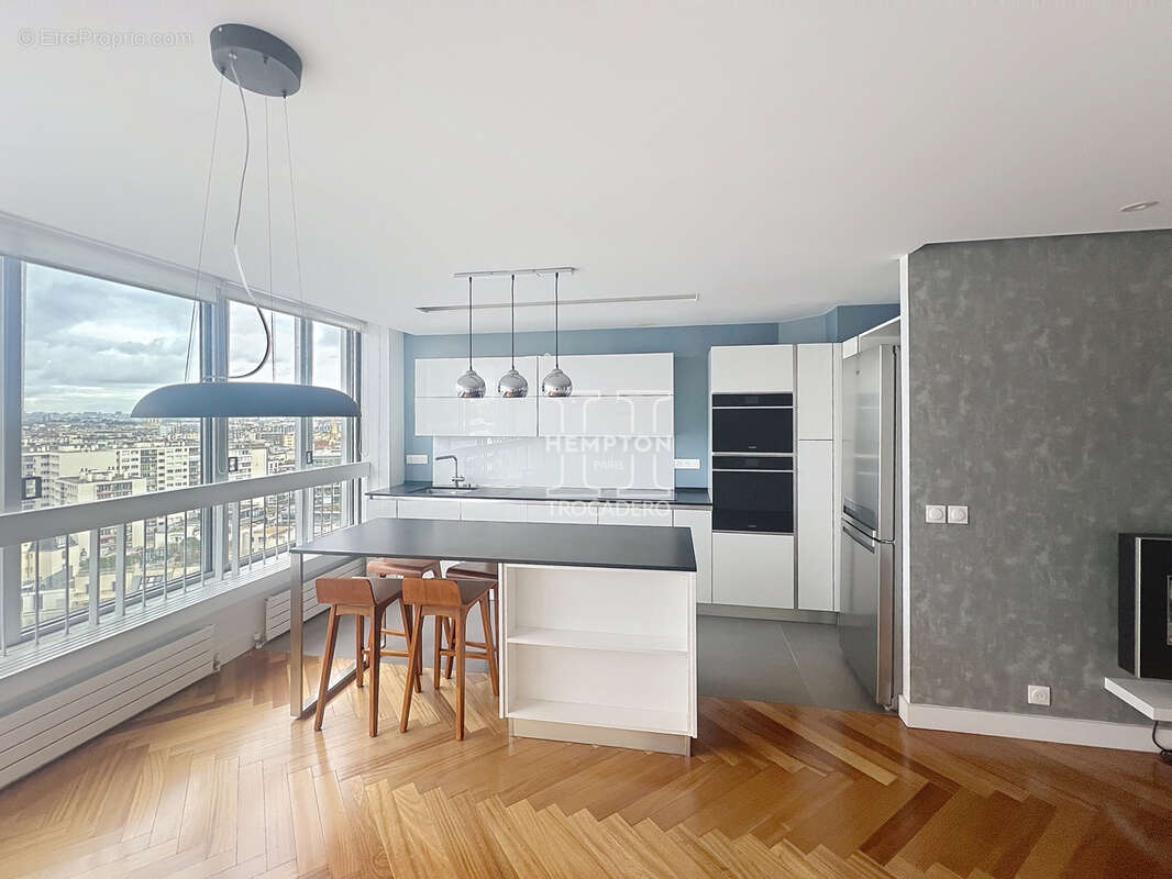 Appartement à PARIS-15E