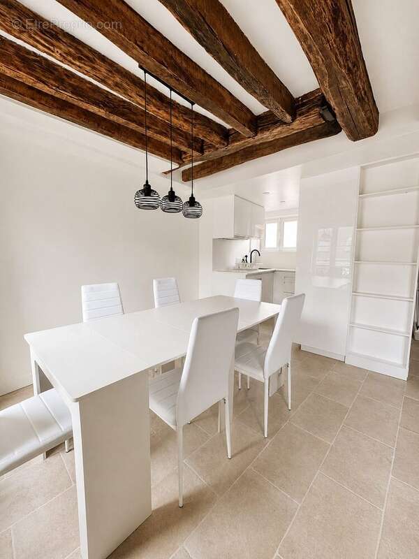 Appartement à PARIS-8E