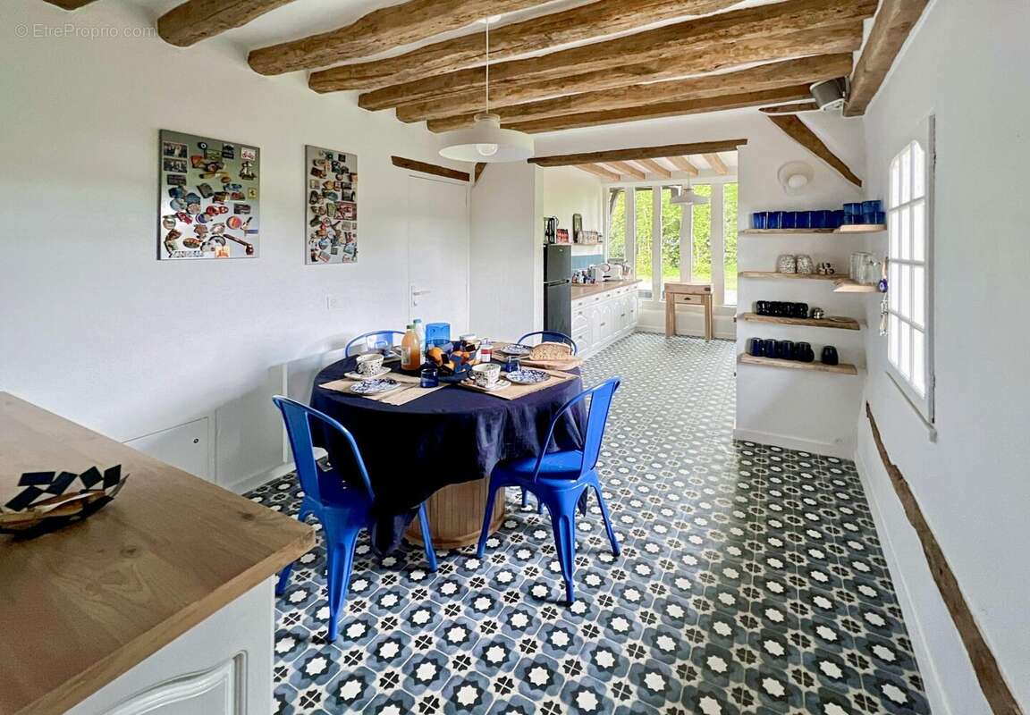 Maison à CORMEILLES